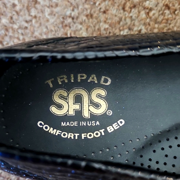 Flat Shoes - Picture 12 of 16